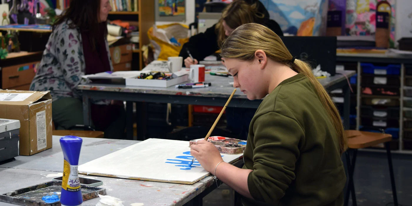 girl painting